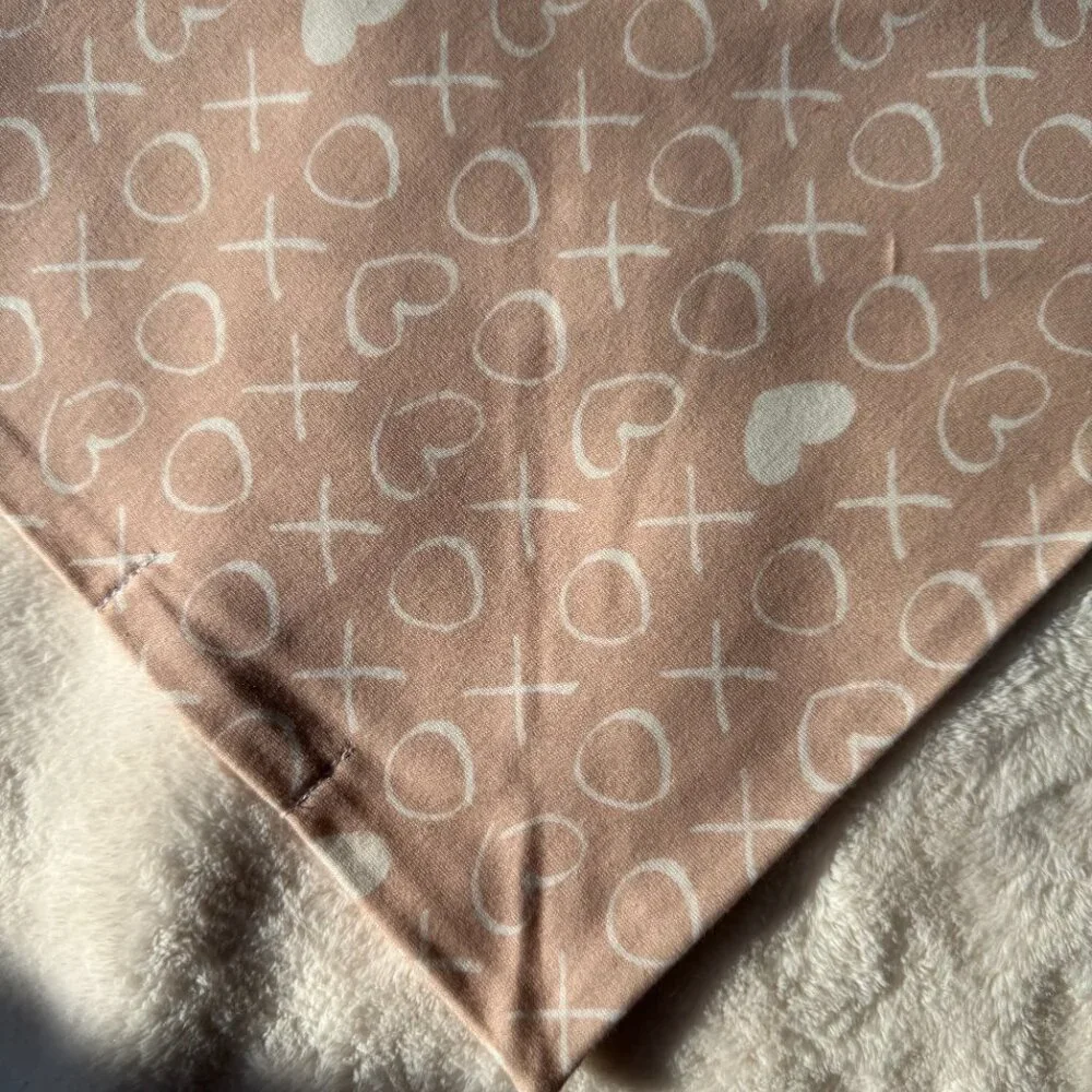 NWT Loic by Design XOXO Pattern Dog Bandana for Valentine's Day, Pink, Size M